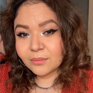 Meet your Posher, Jeanneth